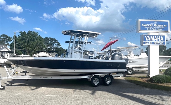2026 Robalo 226 Cayman Biscayne Blue/White